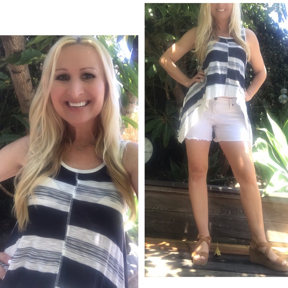 ☕️Classy Navy Striped Top🌟 - Picture 2 of 3